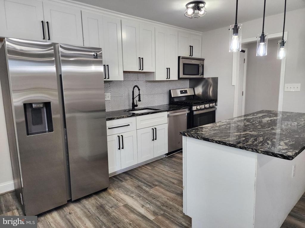7328 Donnell Place - Photo 4