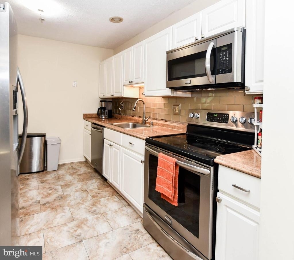 1401 Deep Gorge Court - Photo 9