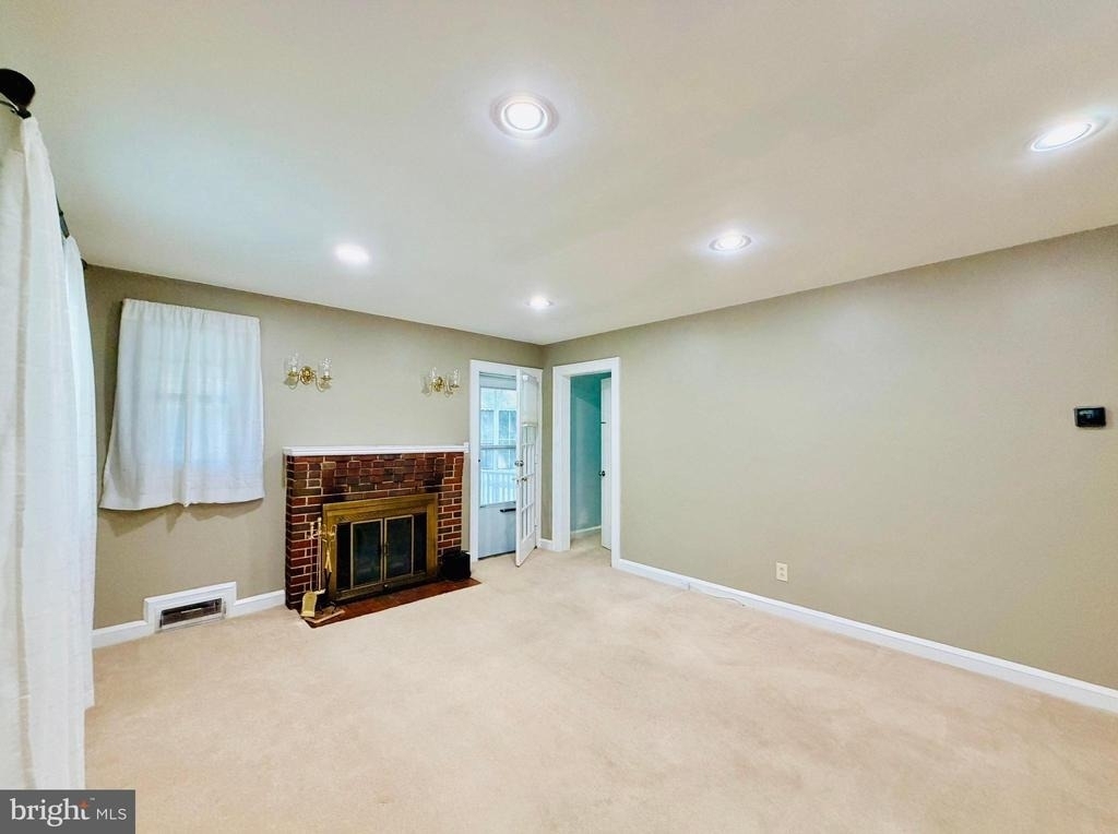 907 Heron Drive - Photo 2