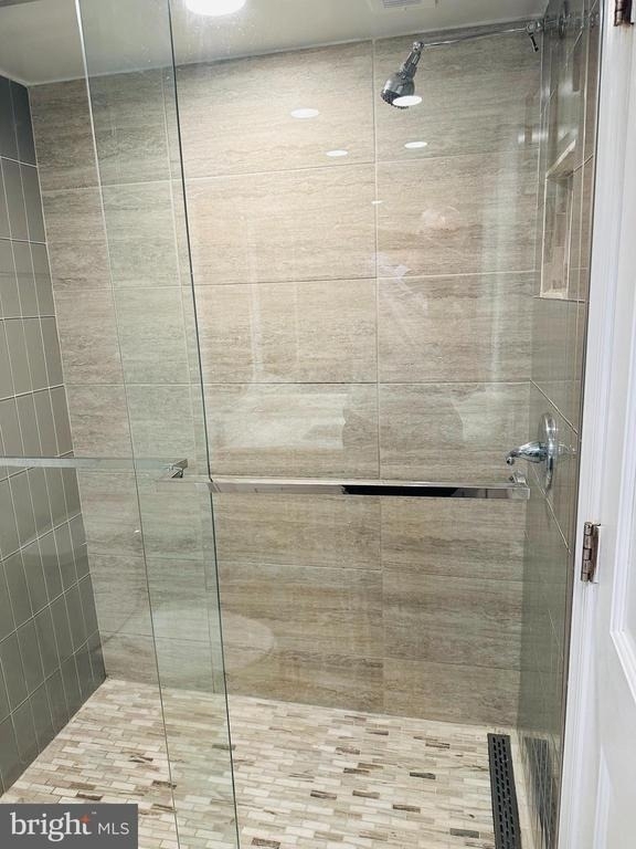 7401 Westlake Terrace - Photo 11