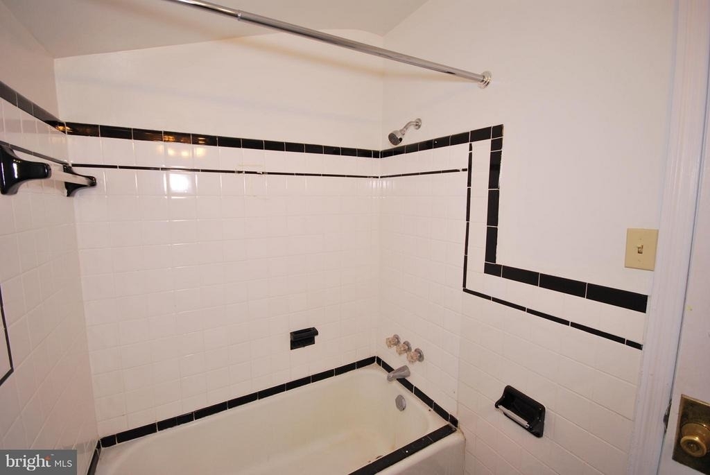 9105 Wire Avenue - Photo 20