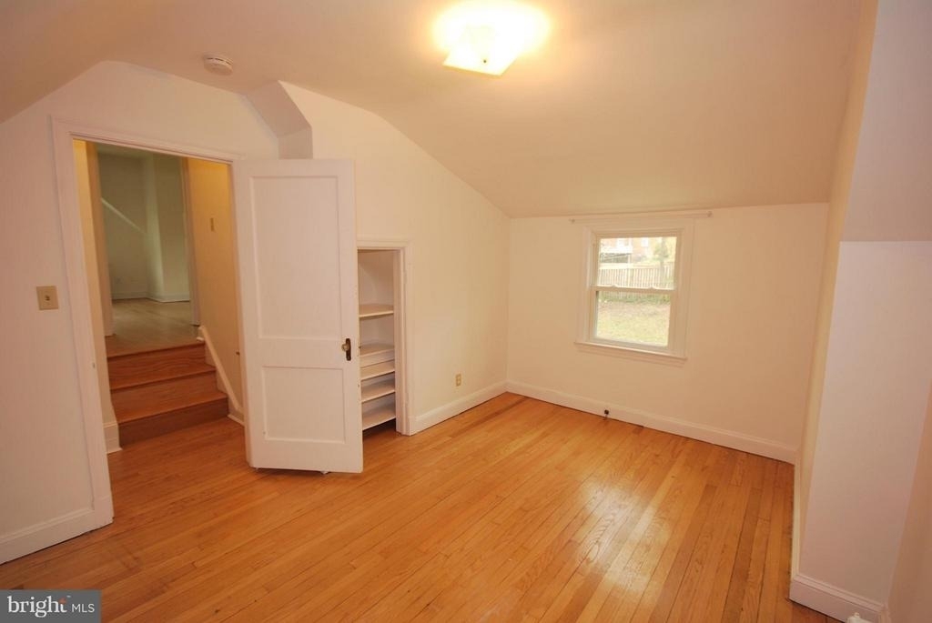 9105 Wire Avenue - Photo 15