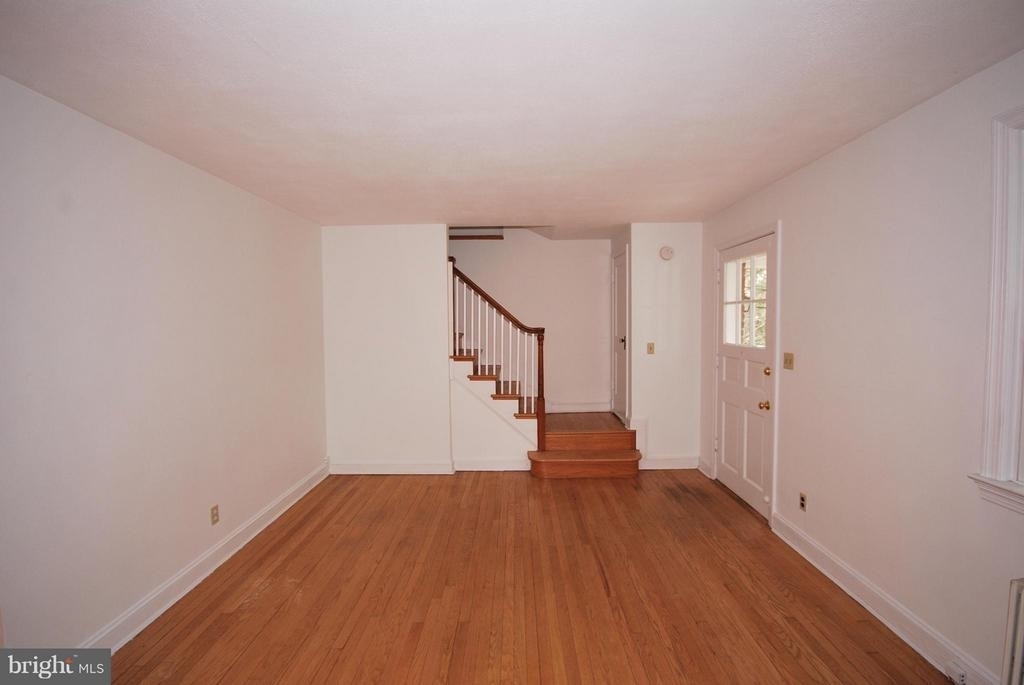 9105 Wire Avenue - Photo 12