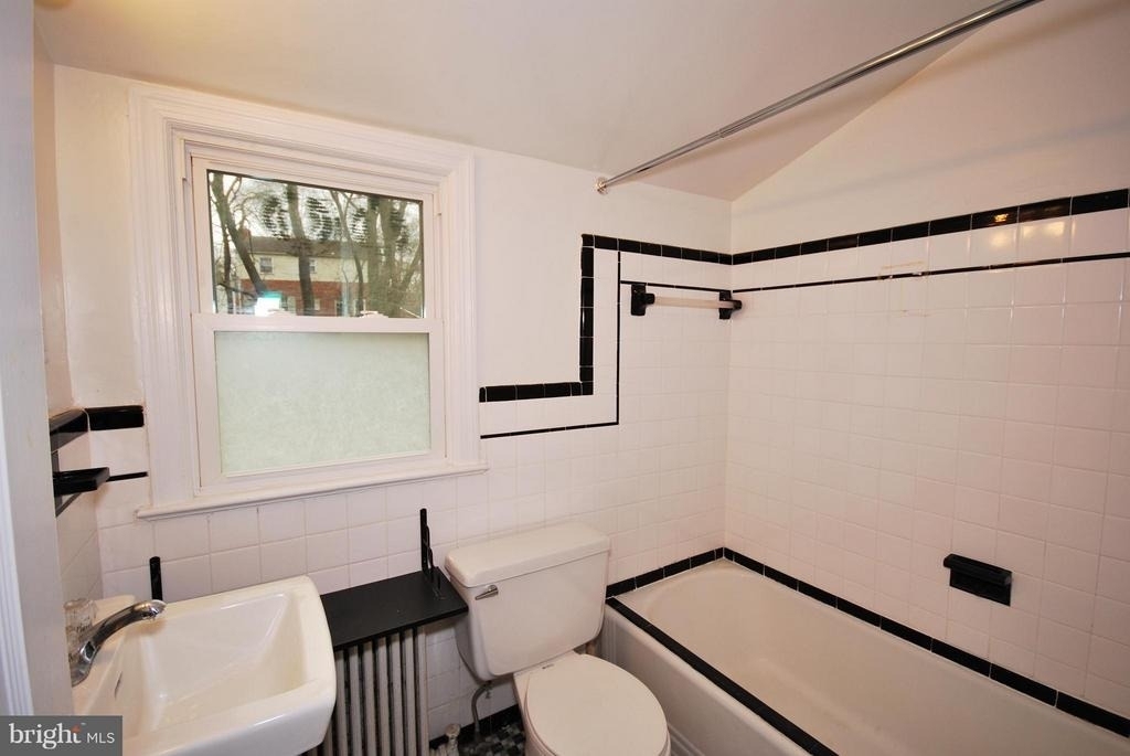 9105 Wire Avenue - Photo 18