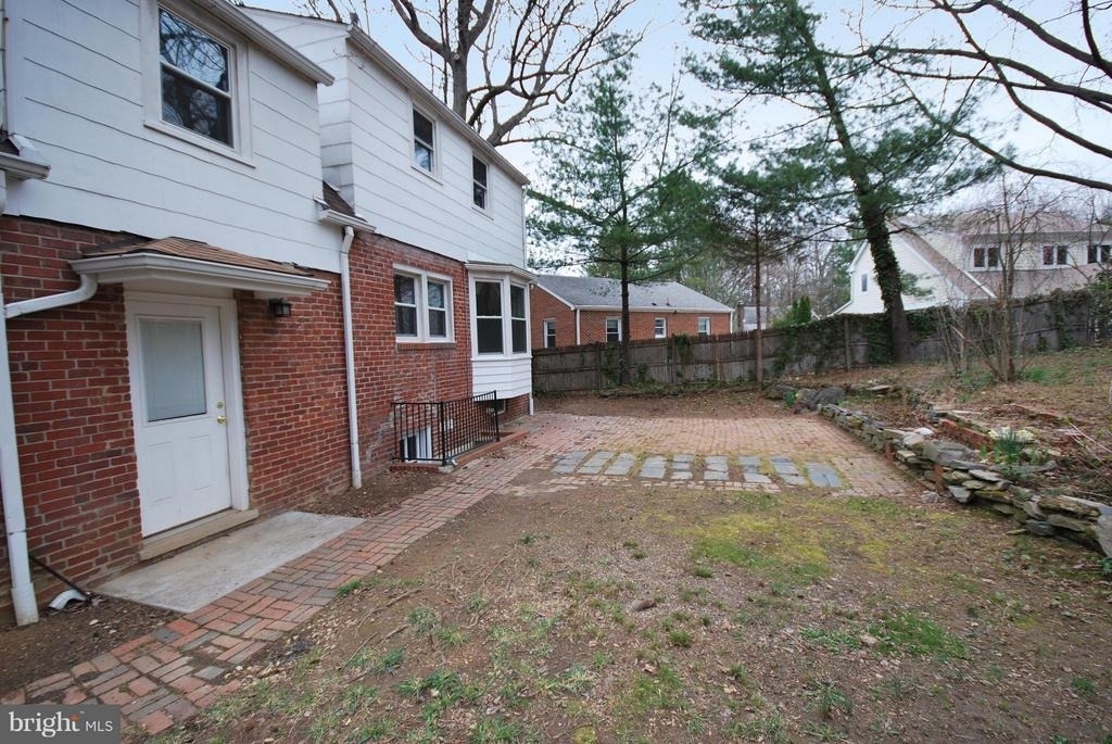 9105 Wire Avenue - Photo 24
