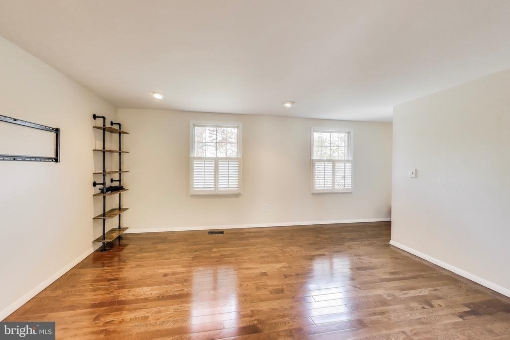 1337 Crockett Lane - Photo 3