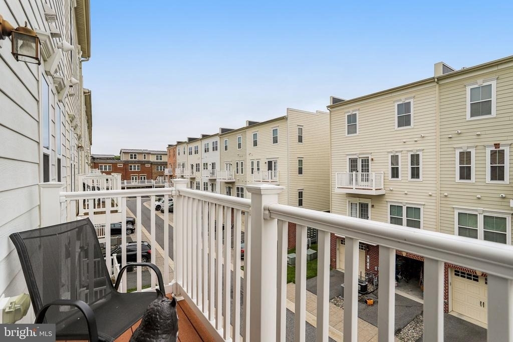 358 Urban Avenue - Photo 15