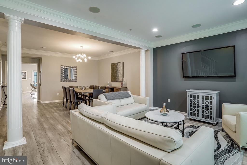 358 Urban Avenue - Photo 8