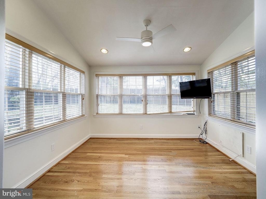 5208 Glenwood Road - Photo 20