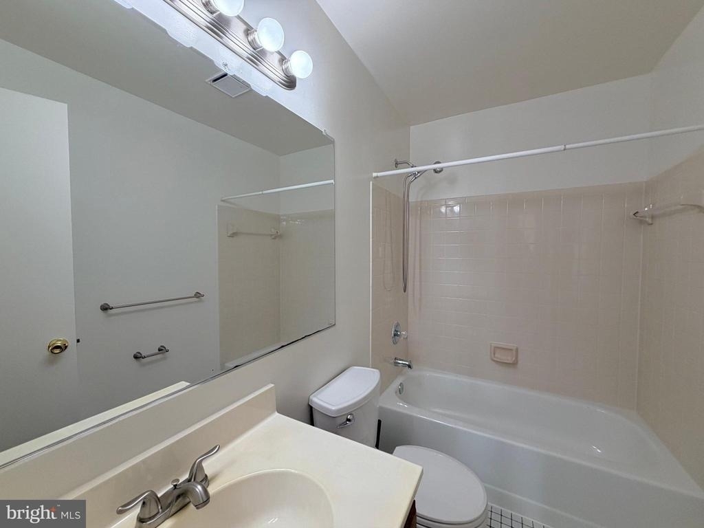 6064 Majors Lane - Photo 9