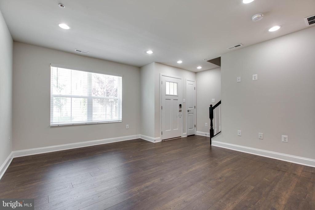 7110 Druce Way - Photo 5