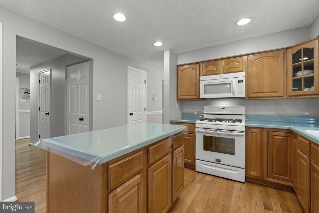 8428 Braddock Way - Photo 12
