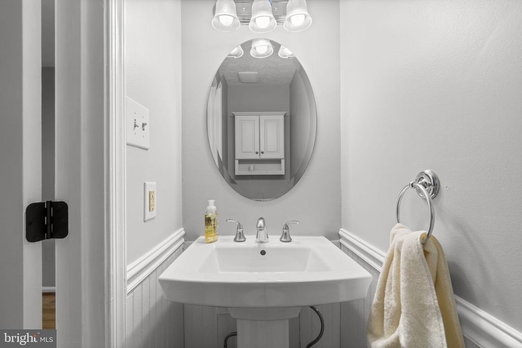 8428 Braddock Way - Photo 19