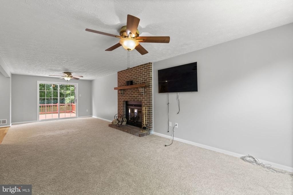 8428 Braddock Way - Photo 17