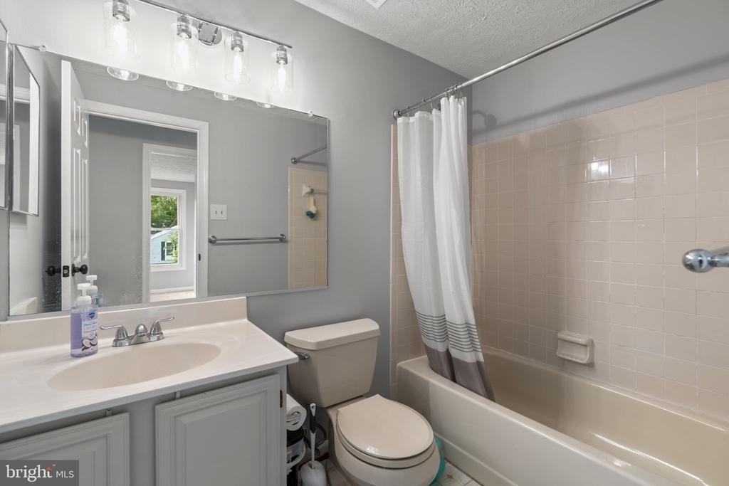 8428 Braddock Way - Photo 27