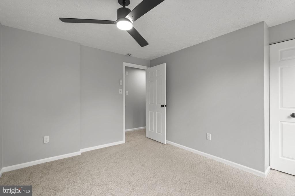 8428 Braddock Way - Photo 26