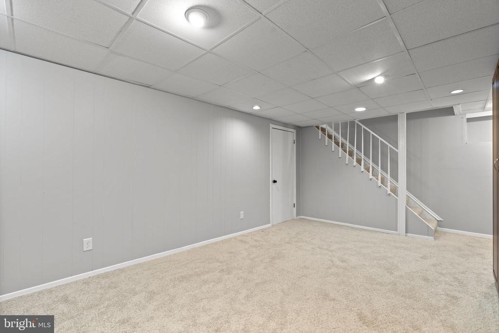 8428 Braddock Way - Photo 34