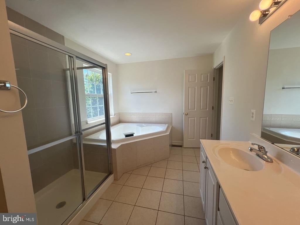 1700 Crommelins Court - Photo 11