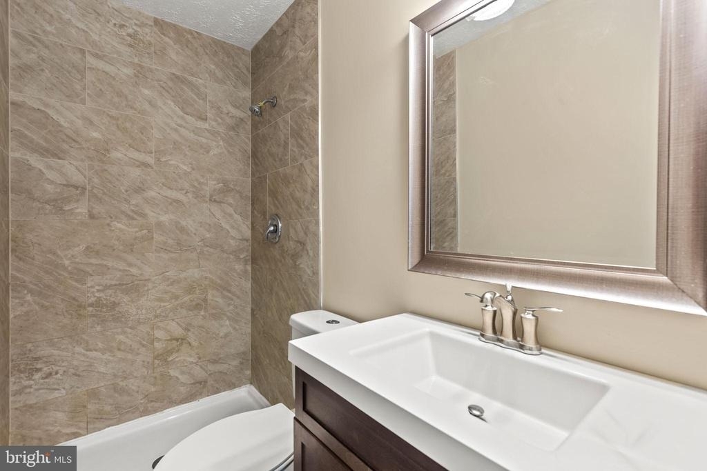 2324 Kent Court - Photo 13