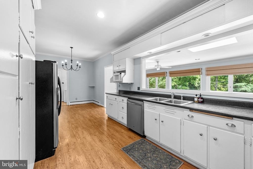 7811 Maple Avenue - Photo 6