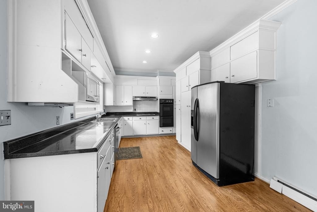 7811 Maple Avenue - Photo 8