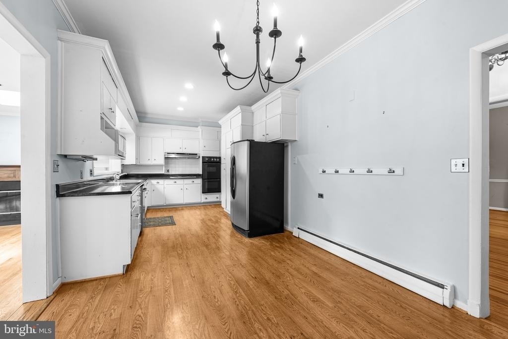 7811 Maple Avenue - Photo 12