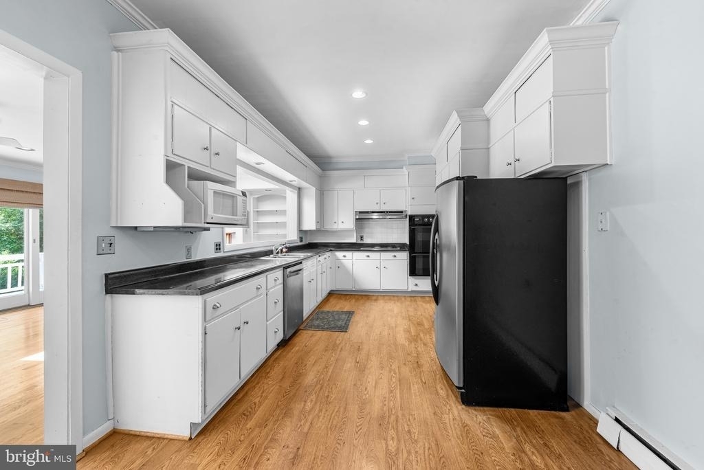 7811 Maple Avenue - Photo 9