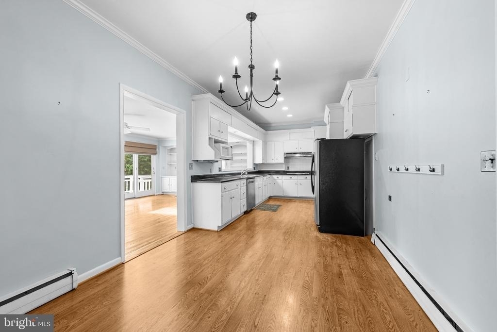 7811 Maple Avenue - Photo 11