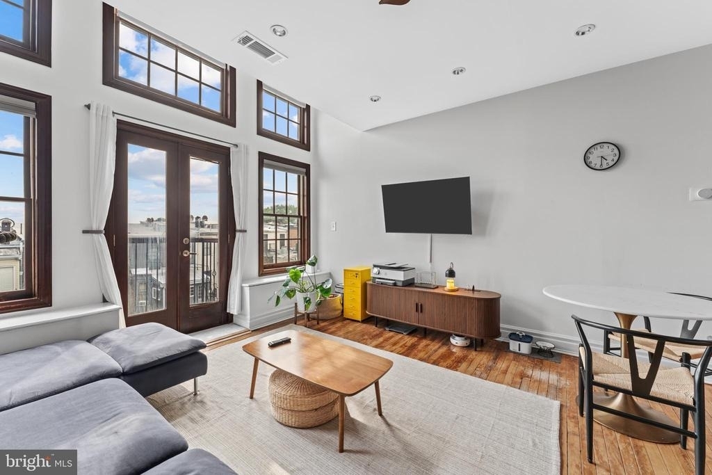 1714 Park Avenue - Photo 6