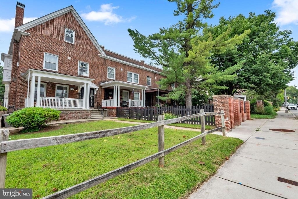 3800 Greenmount Avenue - Photo 2