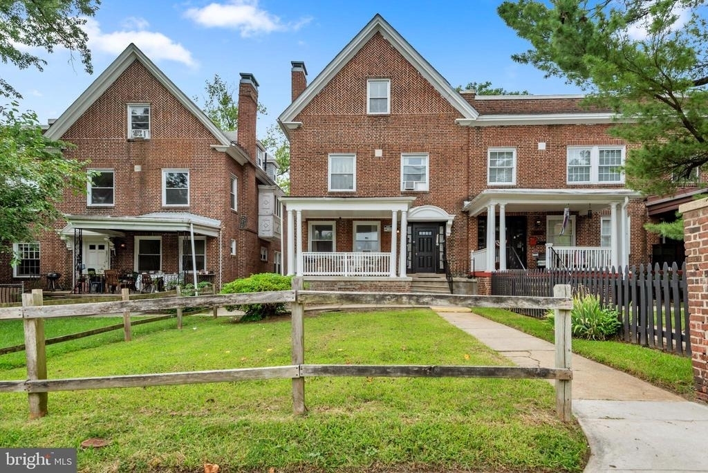 3800 Greenmount Avenue - Photo 1