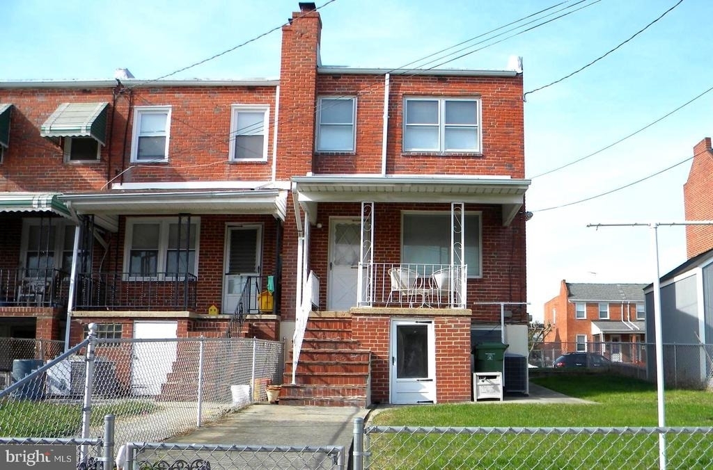 325 Imla Street - Photo 2