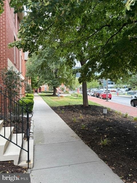 516 S Charles St S - Photo 1
