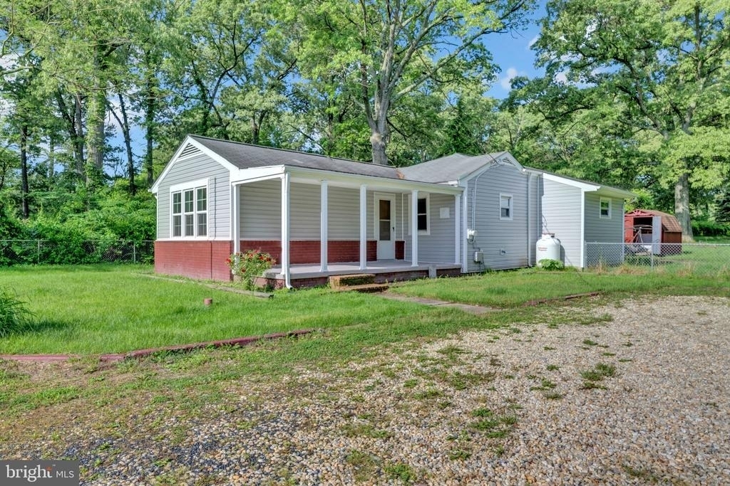 8206 Waterford Road - Photo 0