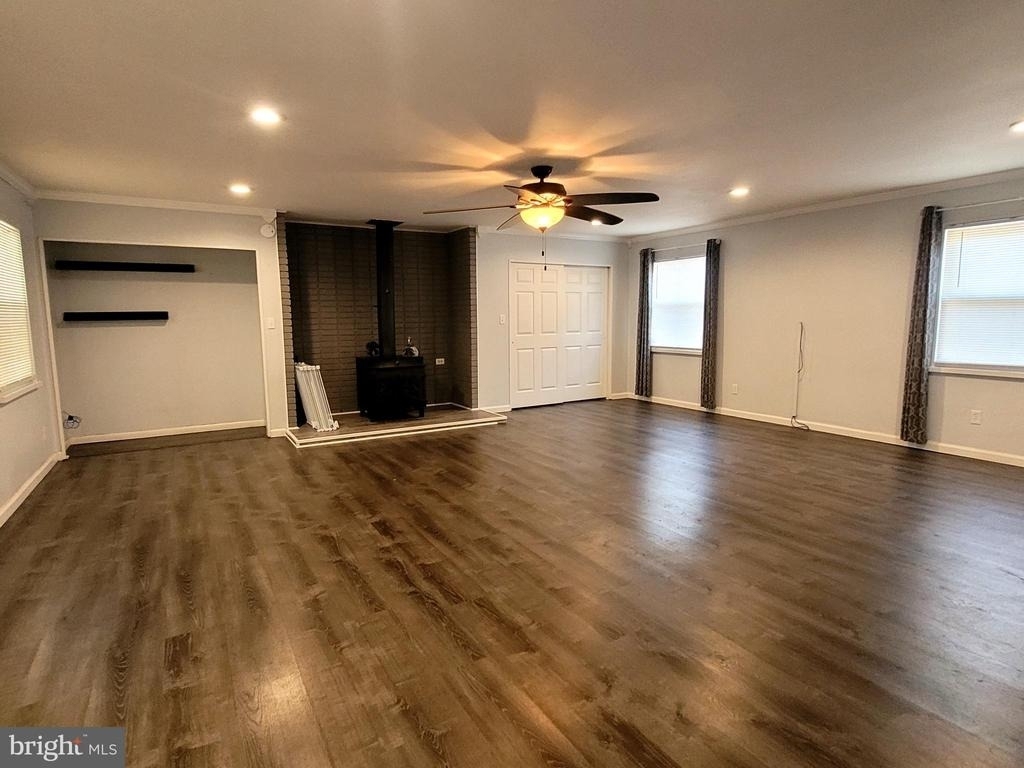6 Tudor Court - Photo 2