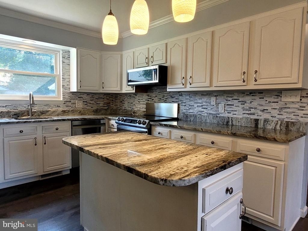 6 Tudor Court - Photo 9