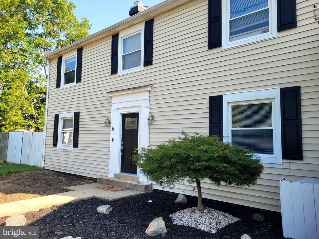 6 Tudor Court - Photo 1