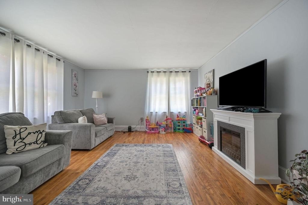 212 N American Avenue - Photo 2
