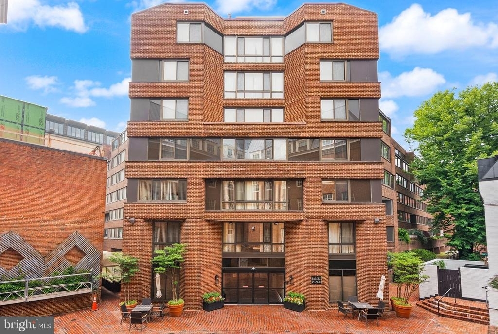 1077 30th Street Nw - Photo 0