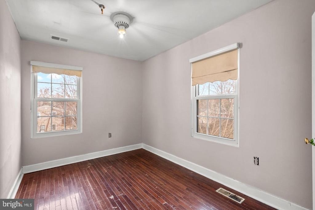 4410 Foote Street Ne - Photo 3