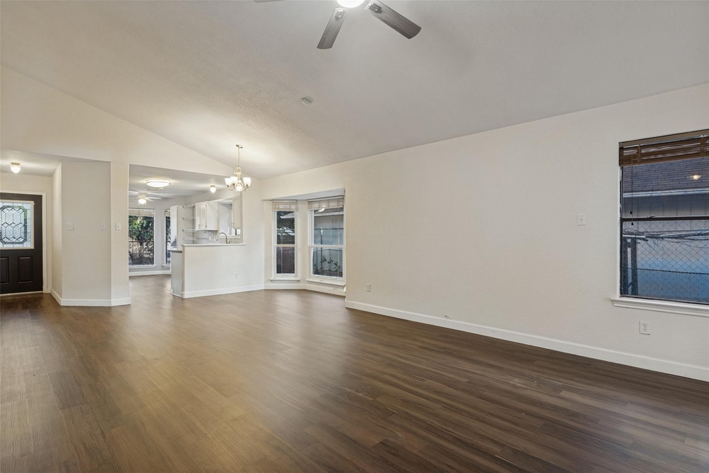 12314 Thompkins Dr - Photo 4