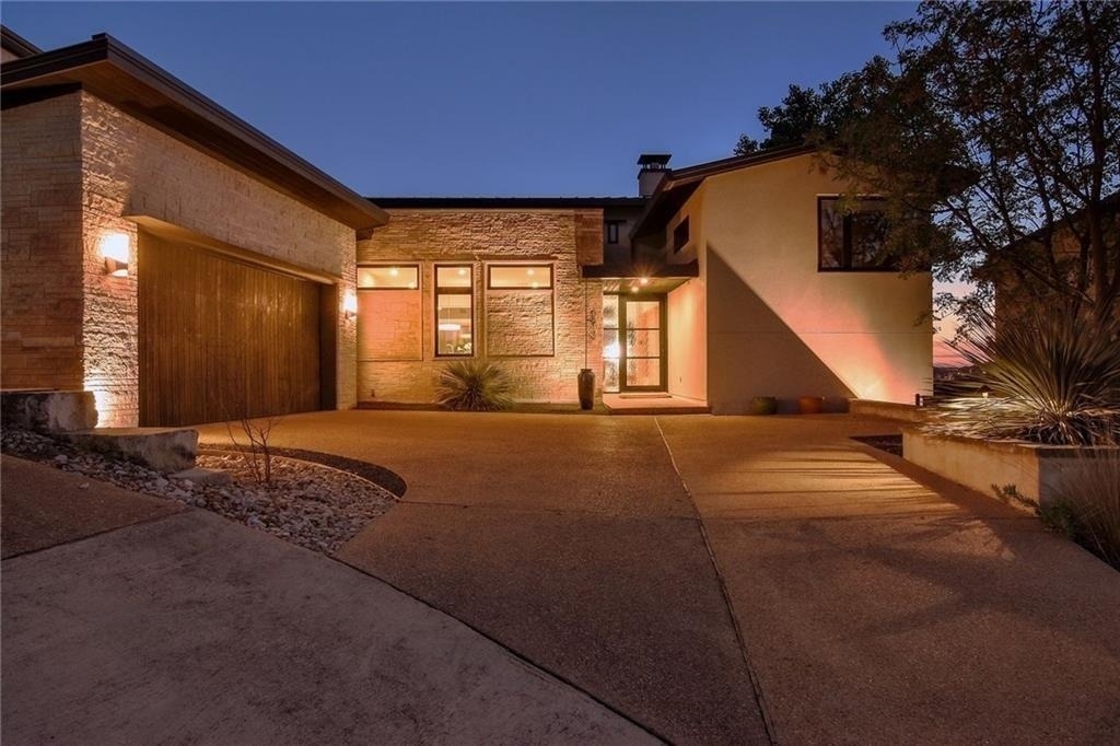 6813 Valburn Dr - Photo 0
