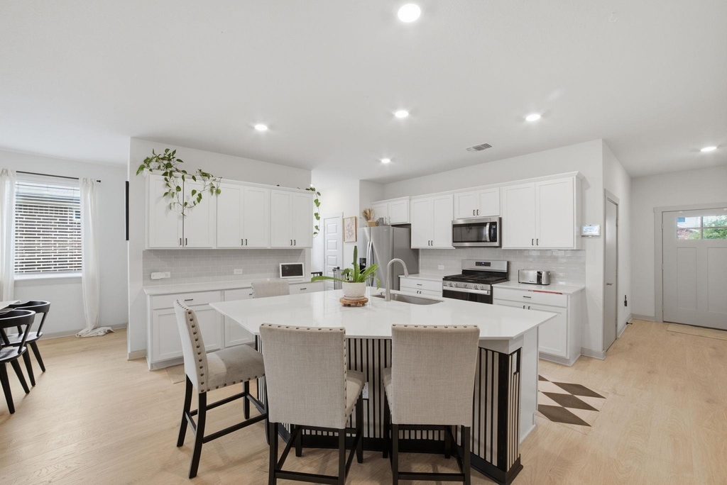 3608 Overlord Ln - Photo 8