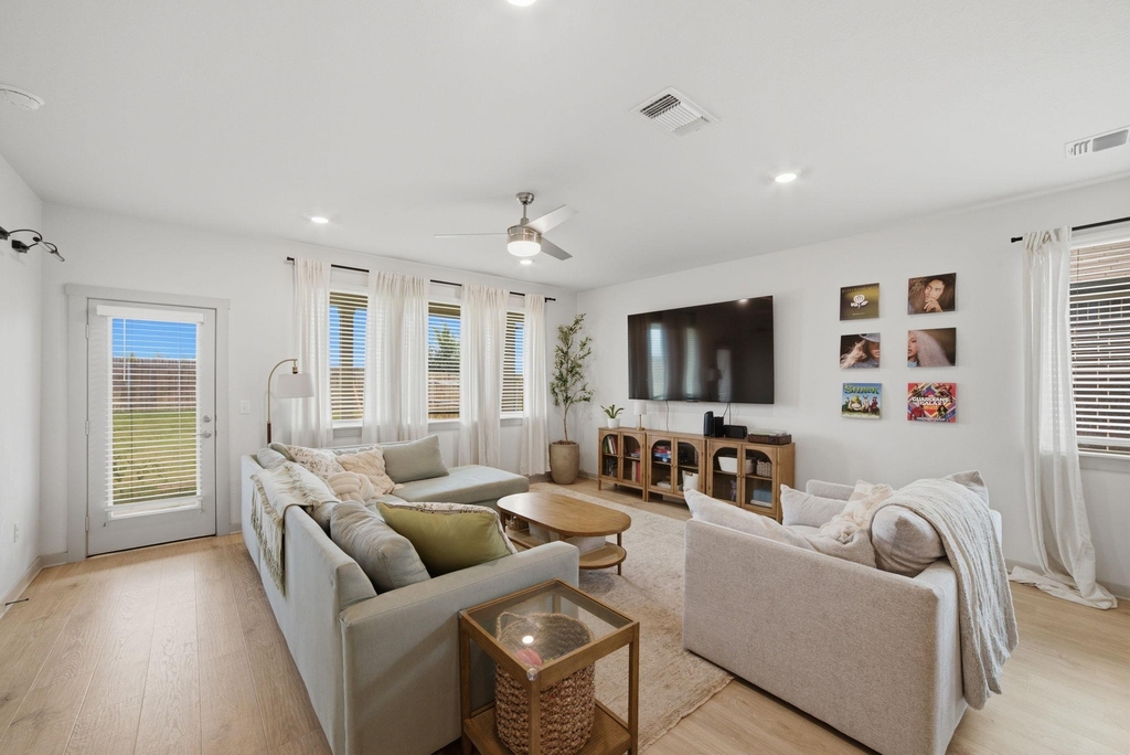3608 Overlord Ln - Photo 2