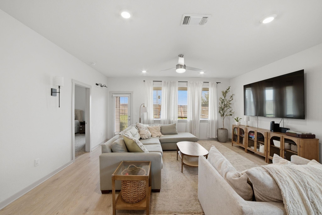3608 Overlord Ln - Photo 3