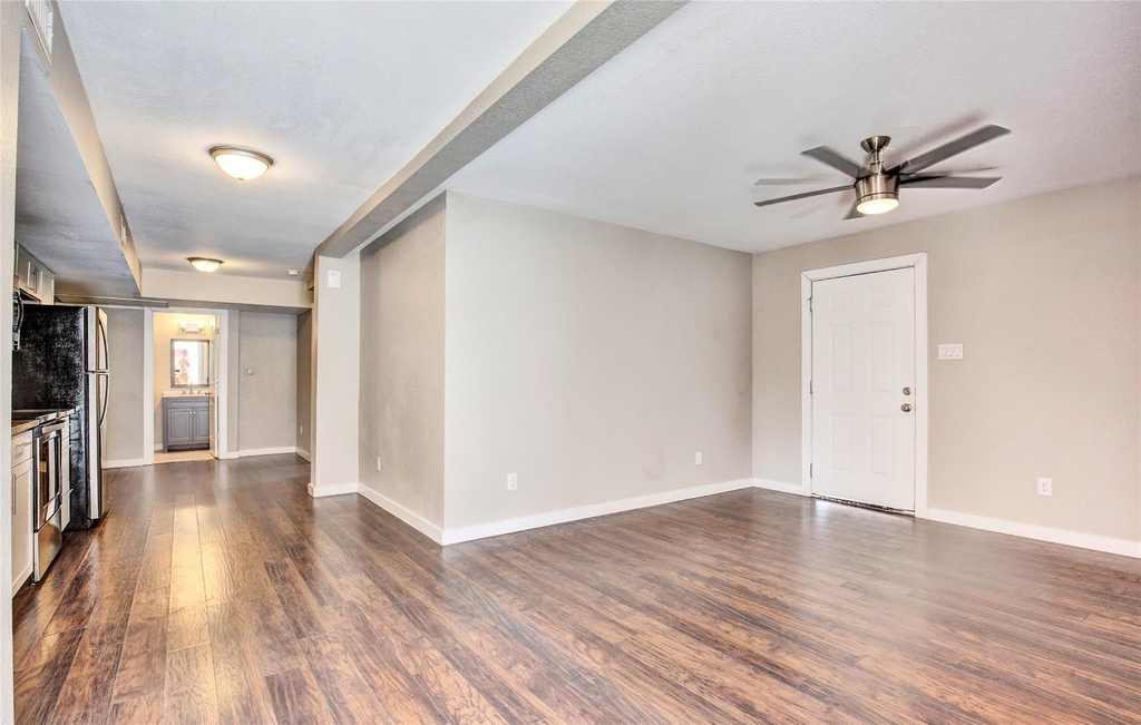 7204 Twin Crest Dr - Photo 1