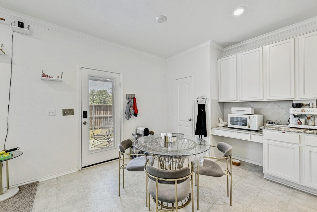 6316 Wagon Spring St - Photo 10