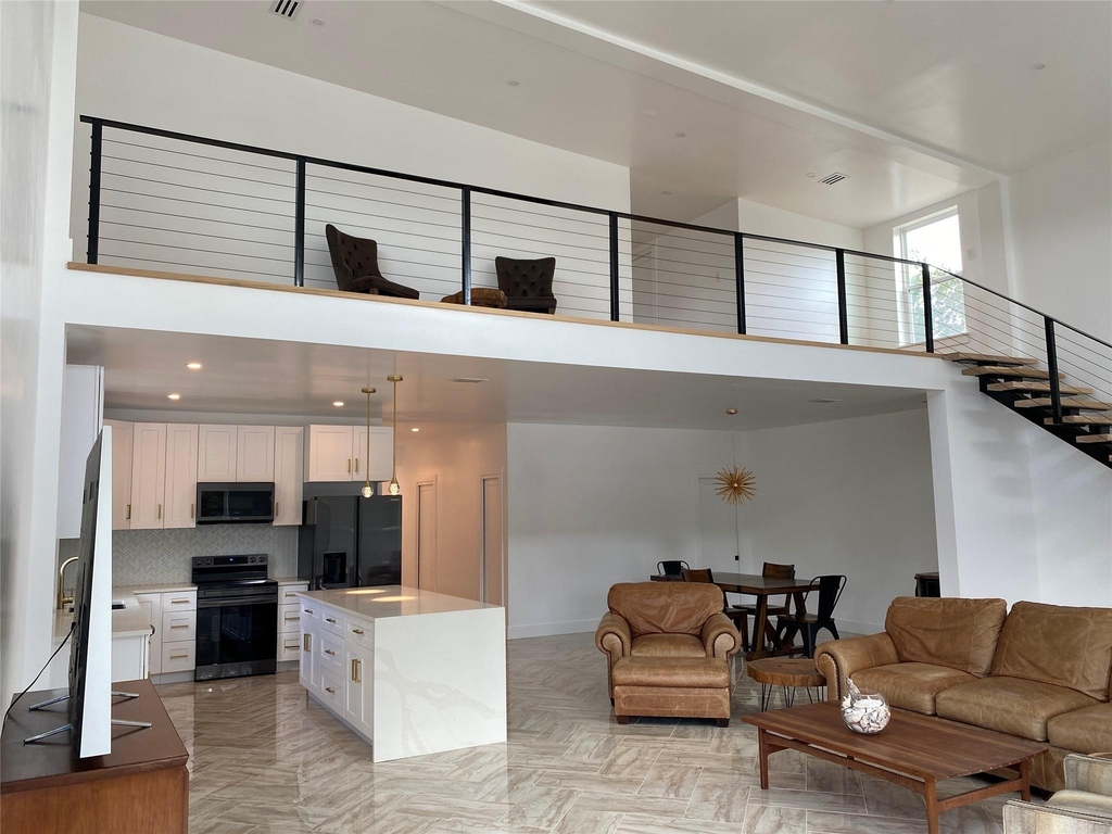 31 Heathrow Ln - Photo 2