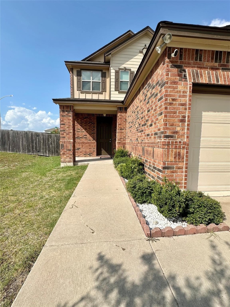 18900 Lady Bird Johnson St - Photo 1