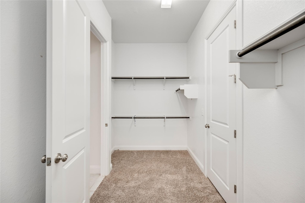 9813 Evening Canopy Dr - Photo 18